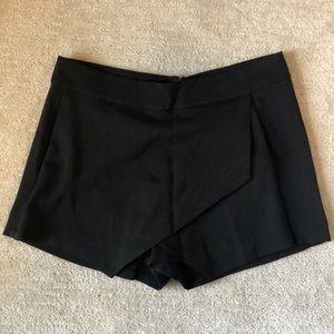 Countess Chic Black Mini Skirt/Skort